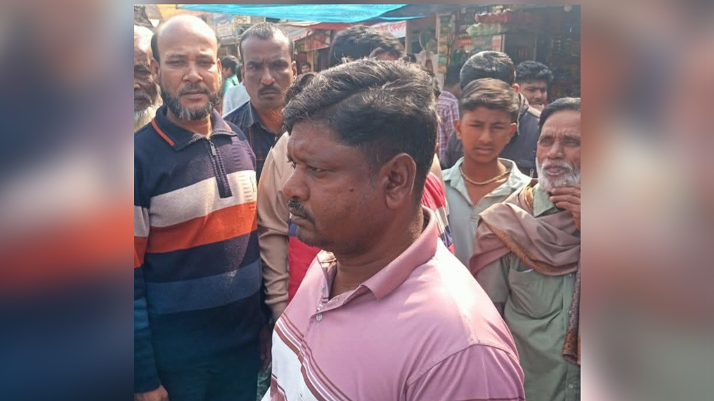 স্বেচ্ছাসেবক দলের সাবেক নেতাকে গুলি, আতঙ্কে বাজার ফাঁকা