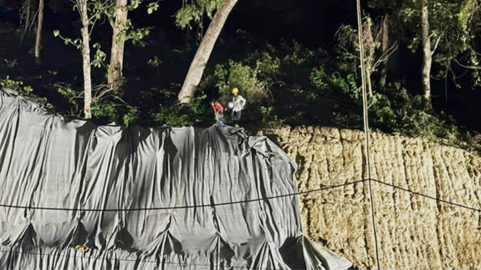 সীতাকুণ্ডে পাহাড় কাটার দায়ে কারখানার নিরাপত্তা কর্মকর্তার কারাদণ্ড