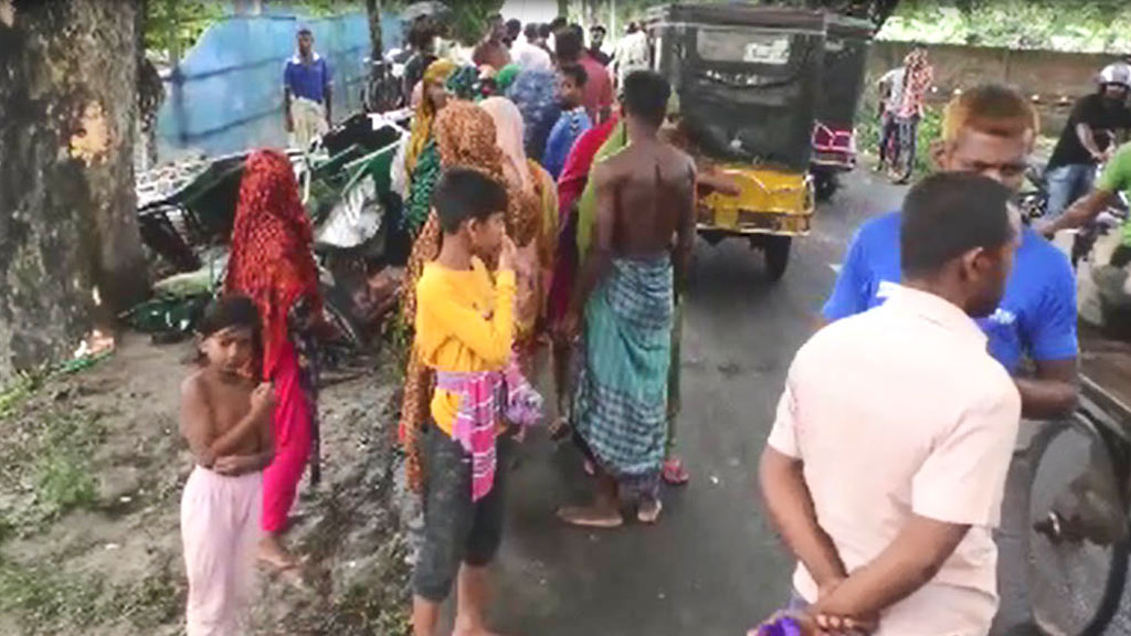 সাতক্ষীরায় বাসের ধাক্কায় শিশু নিহত, আহত ৫
