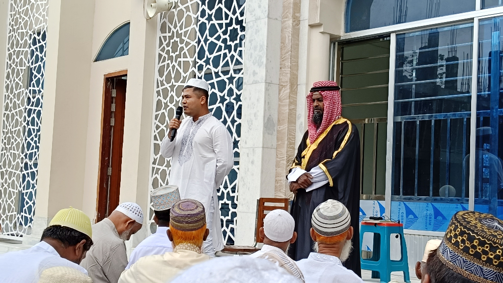 সাতক্ষীরার তালা মডেল মসজিদে ঈদের প্রধান জামাত অনুষ্ঠিত