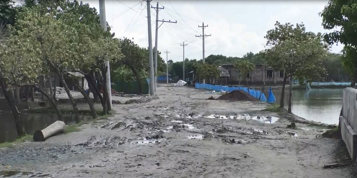 ‘পিছিয়ে পড়া’ সাতক্ষীরার ৮০ শতাংশ সড়কই কাঁচা