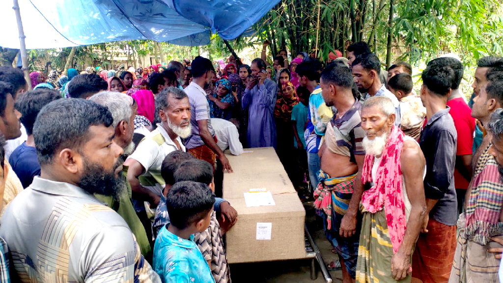 লেবাননে নিহত দুজনের মরদেহ ফিরল ২৭ দিন পর, গ্রামের বাড়িতে শোকের মাতম
