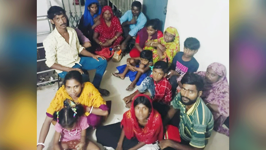 সাতক্ষীরা সীমান্ত দিয়ে ১৫ বাংলাদেশিকে হস্তান্তর বিএসএফের