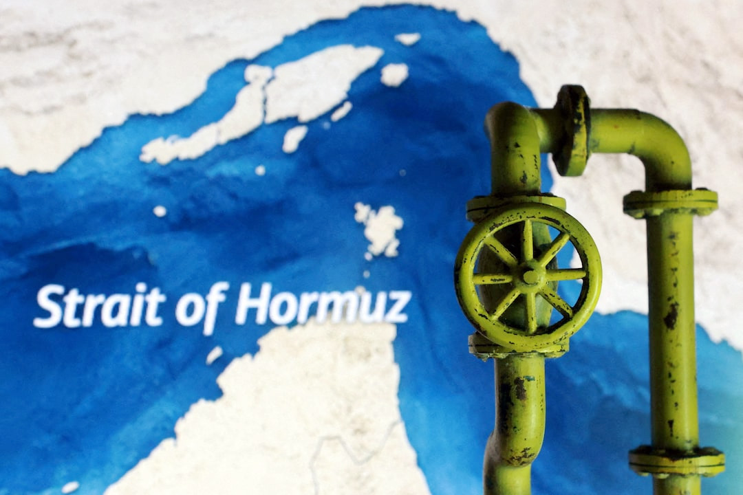 হরমুজ প্রণালি সচল করতে ৩৫ দেশের সঙ্গে বৈঠকে ব্রিটেন