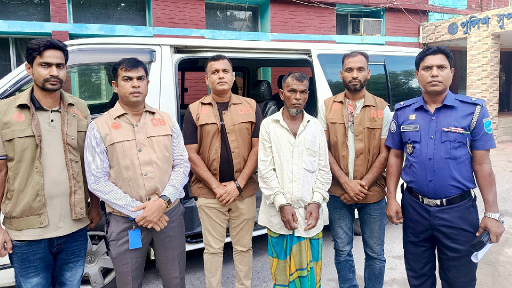 সাটুরিয়ায় লাইলী বেগম হত্যা রহস্য উদঘাটন, প্রেমিক গ্রেপ্তার