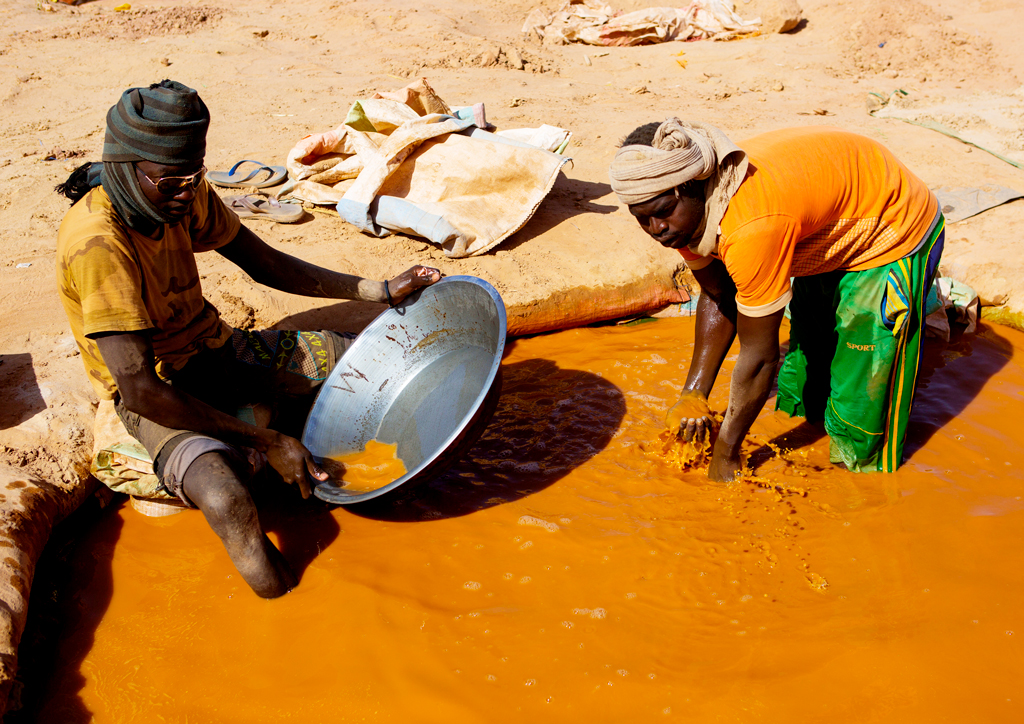 সুদানের বিপুল তেল, সোনা ও কৃষিসম্পদ কার নিয়ন্ত্রণে