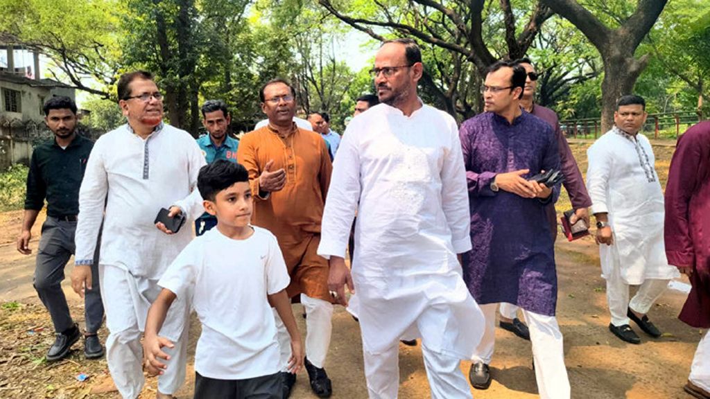 কাউকে না জানিয়ে এসেছি, যাতে চিড়িয়াখানার প্রকৃত অবস্থা বোঝা যায়: প্রাণিসম্পদ প্রতিমন্ত্রী