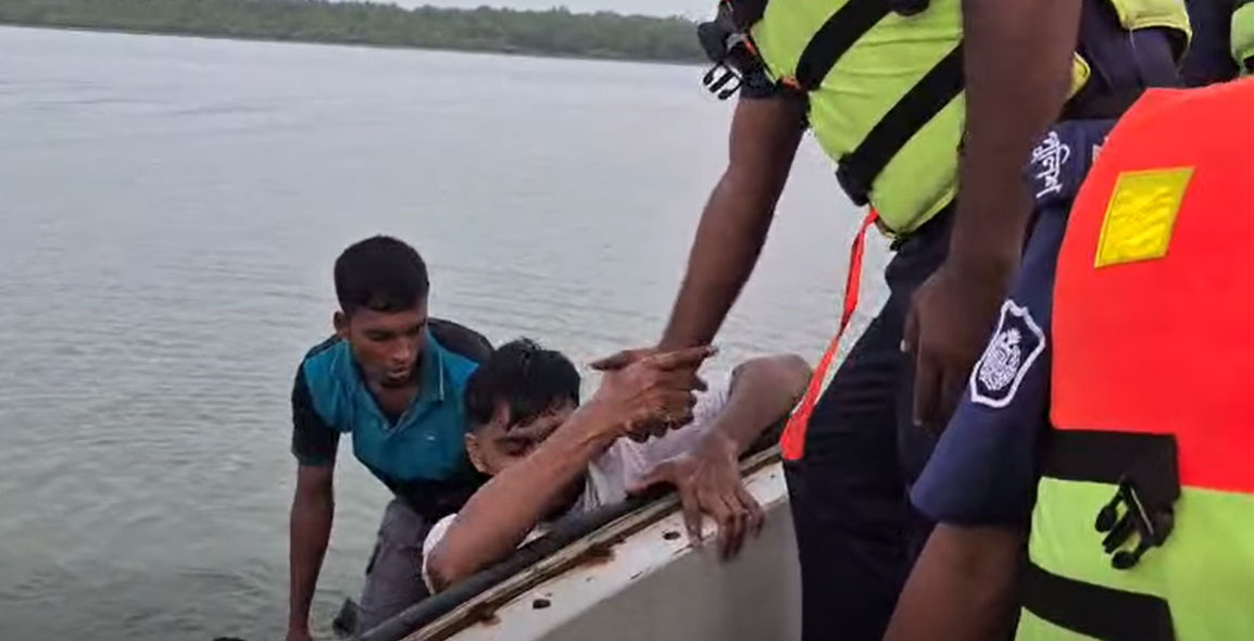 সুন্দরবনে নৌকাডুবি, ৯ পর্যটককে জীবিত উদ্ধার