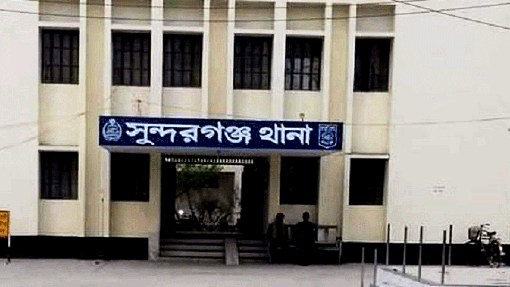গাইবান্ধার সুন্দরগঞ্জ: ত্রাণের চাল ওজনে ৫ কেজি কম, ক্ষোভ