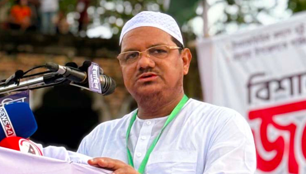 তেলের দাম বৃদ্ধি জীবনযাত্রা কঠিন করে তুলবে, উপায় বের করুন: সরকারকে চরমোনাই পীর