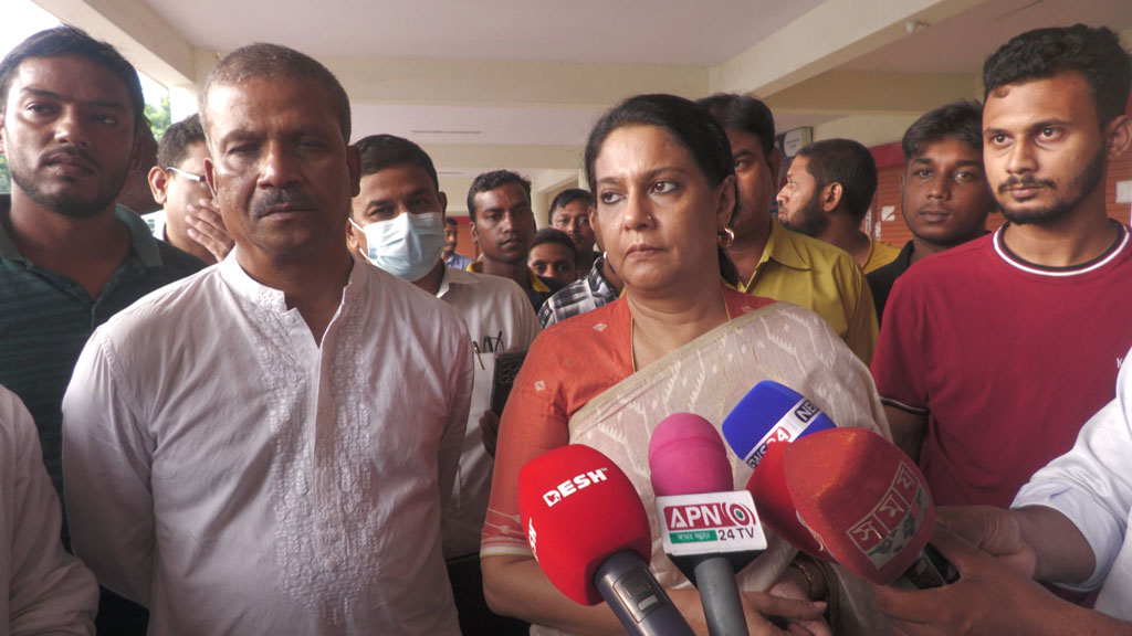 সৈয়দপুরে চার উপদেষ্টার গাড়িবহর আটকালেন এনসিপির নেতা-কর্মীরা