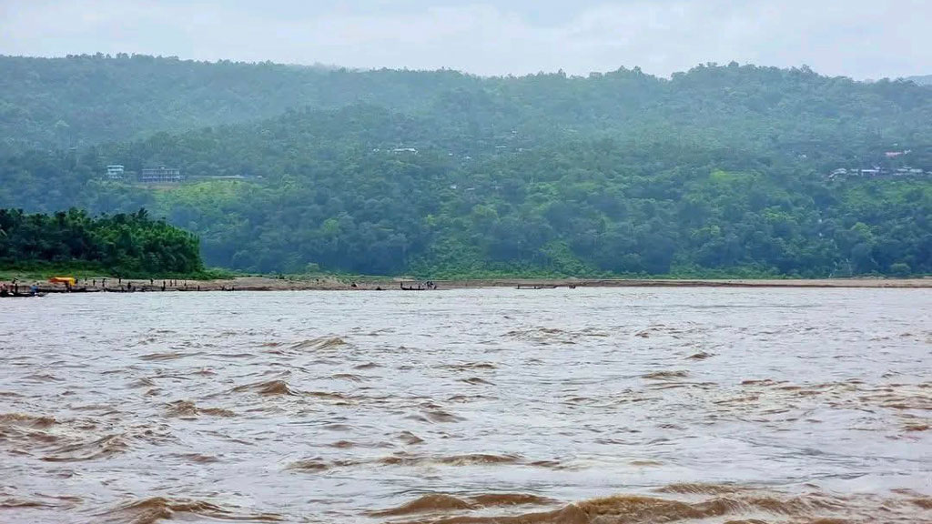 আসাম–মেঘালয়ে ভারী বর্ষণ, সিলেটে বন্যার শঙ্কা