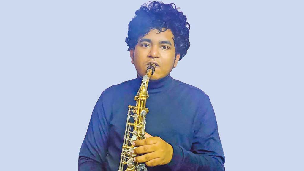 সুর আর সূত্রে বাঁধা সায়ন্তনের স্বপ্ন