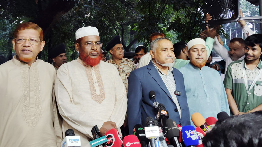 সরকার একটা বাসস্ট্যান্ড ক্লিয়ার করতে পারে না, এত বড় নির্বাচন কীভাবে ট্যাকেল করবে: জামায়াত