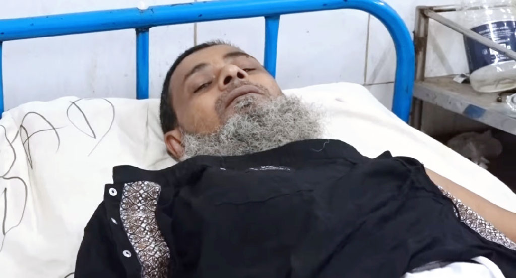 দলীয় সভা রক্তাক্ত: চেয়ারম্যানের ছেলেদের হাতে আহত কর্মী
