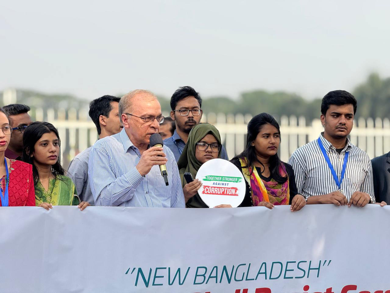 রাজনৈতিক ও আমলাতান্ত্রিক প্রভাবমুক্ত করতে না পারলে সংস্কার ব্যর্থ: টিআইবি পরিচালক