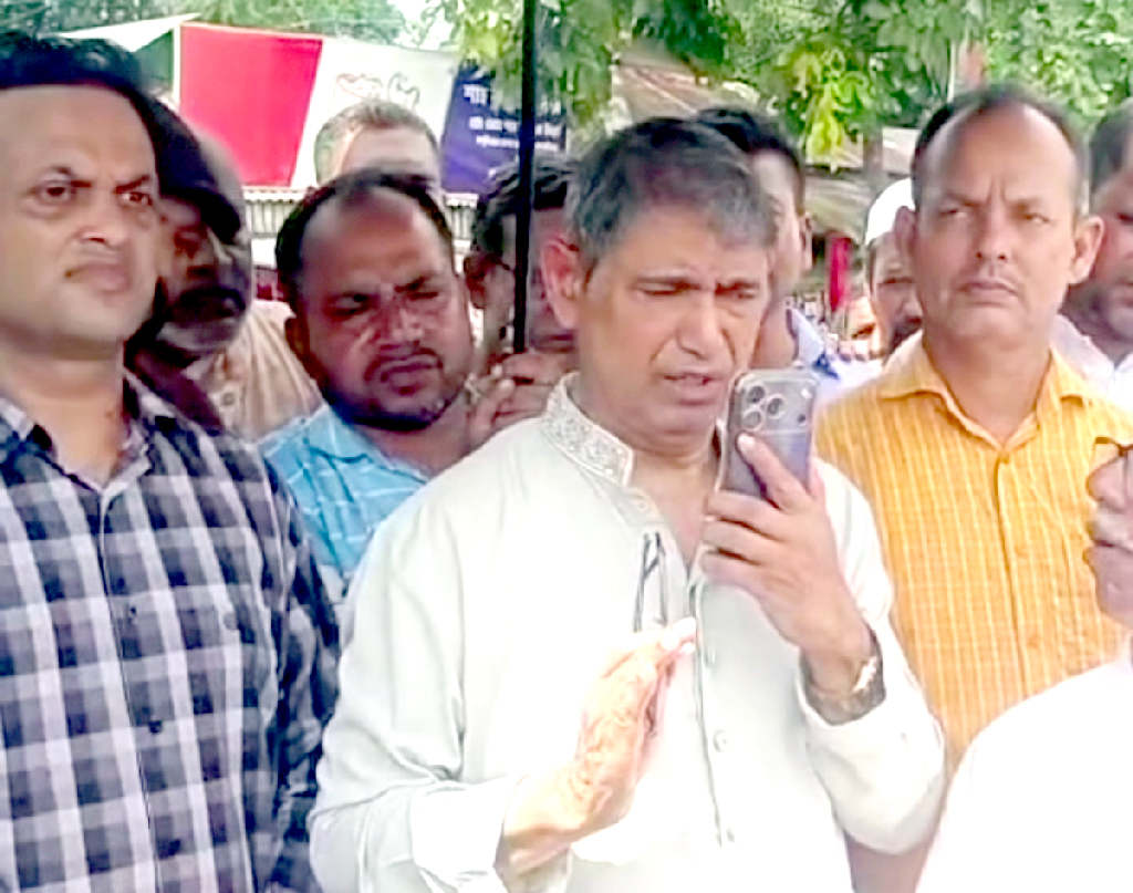 ২৪ ঘণ্টার মধ্যে রেঞ্জ কর্মকর্তাকে ট্রান্সফার করবেন: ডিএফওকে মন্ত্রীর ফোন