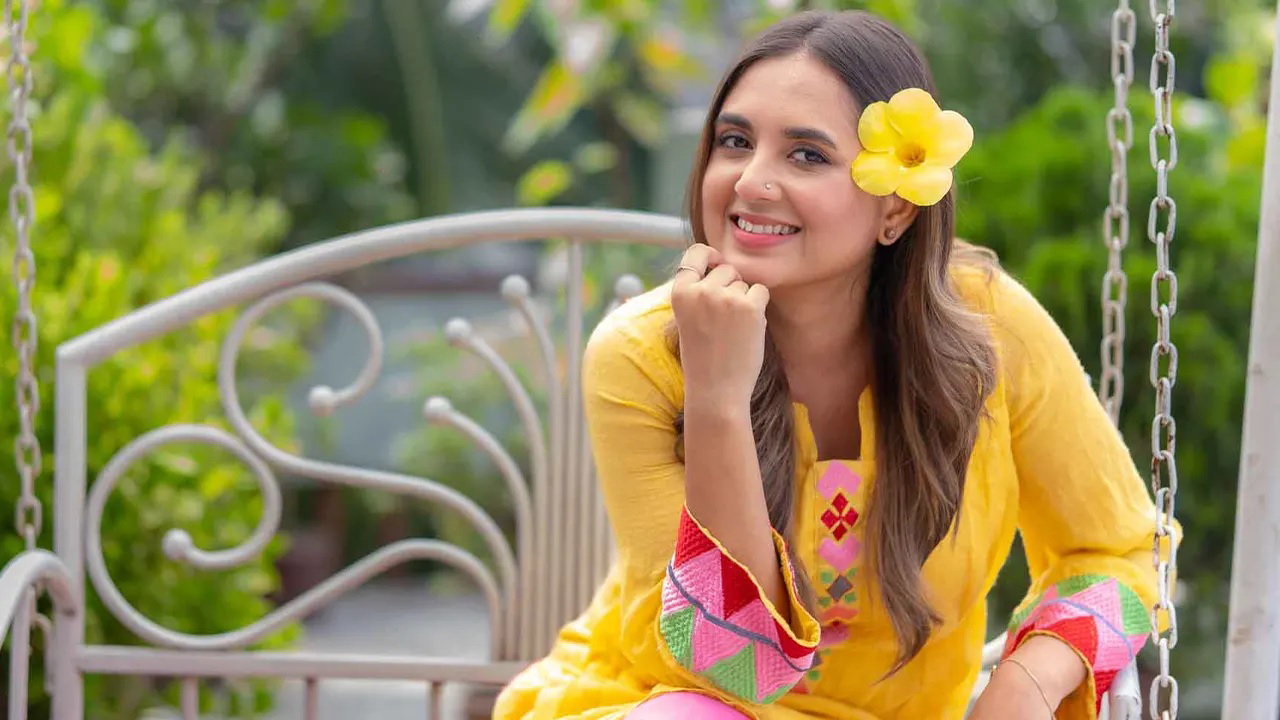 চেন্নাইয়ে অস্ত্রোপচার শেষে আজ দেশে ফিরছেন তানিয়া বৃষ্টি, ছিলেন লাইফ সাপোর্টে