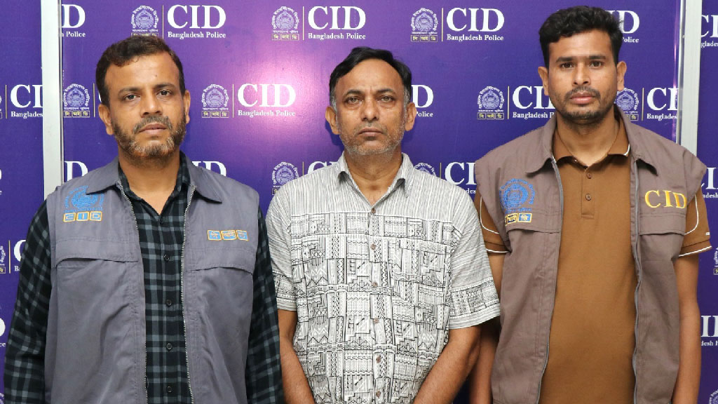সাবেক মেয়র তাপসের সহযোগী গ্রেপ্তার