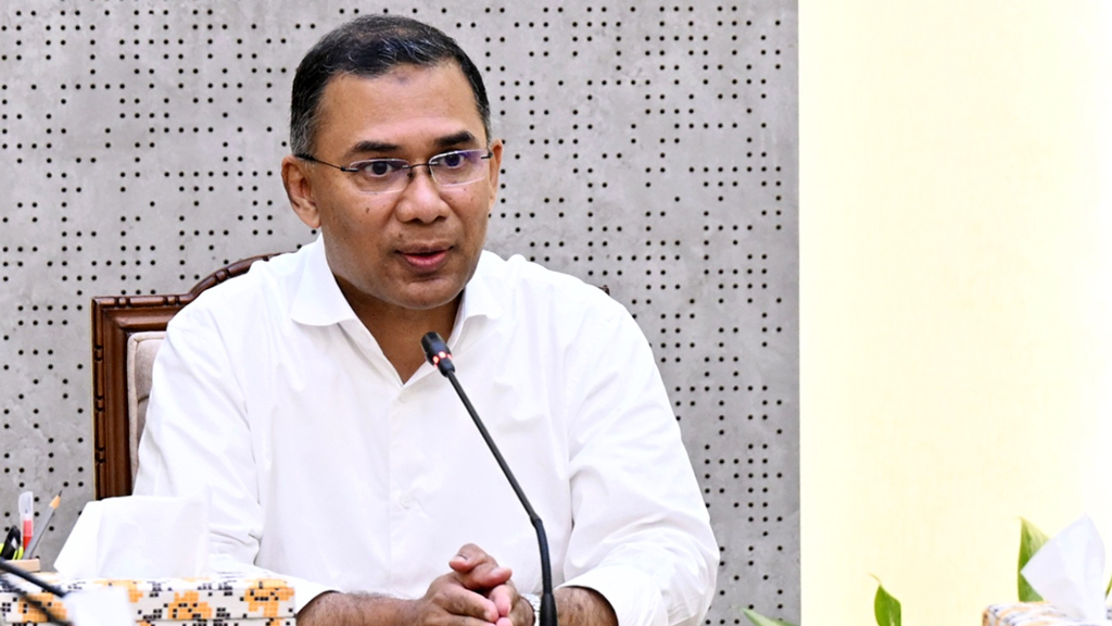 ছুটিতেও বাসভবন থেকে সরকারি জরুরি কাজ সারছেন প্রধানমন্ত্রী