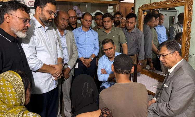 পল্লবীর সেই শিশুর বাসায় প্রধানমন্ত্রী