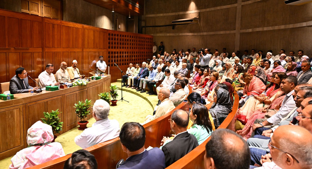 চাঁদাবাজি ও দখলদারিতে জড়ালে কাউকেই ছাড় দেওয়া হবে না