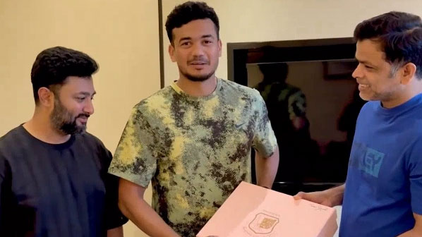 বিসিবির কাবলি সেট উপহার পেয়ে দারুণ খুশি তাসকিন-মোস্তাফিজরা