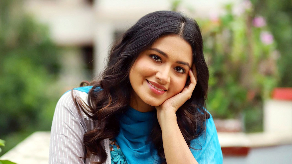 প্রিন্স সিনেমার নায়িকা তাসনিয়া ফারিণ