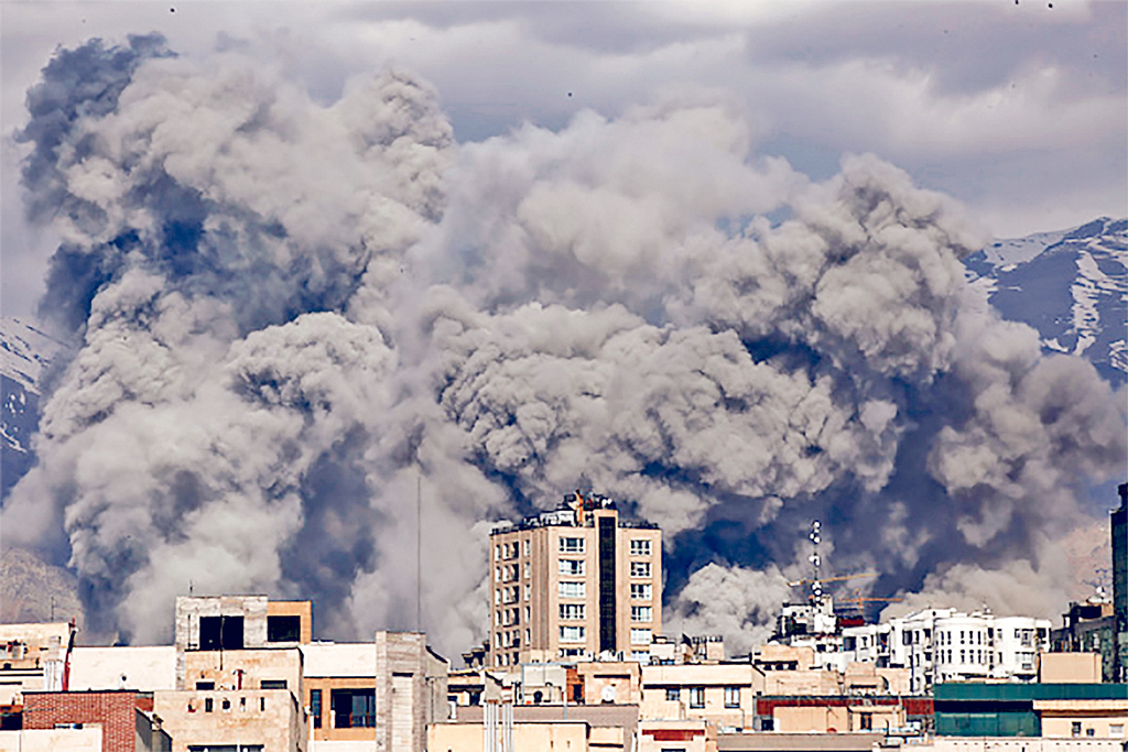 ইরান যুদ্ধ এবং দেশের সংকট মোকাবিলার চ্যালেঞ্জ