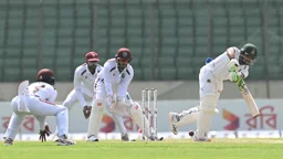 ২ উইকেট হারিয়ে লাঞ্চে বাংলাদেশ, স্কোর কত