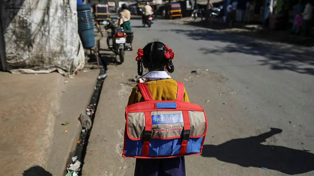 বিচার বিভাগের দুর্নীতি নিয়ে অধ্যায়, পাঠ্যবই নিষিদ্ধ করলেন সর্বোচ্চ আদালত