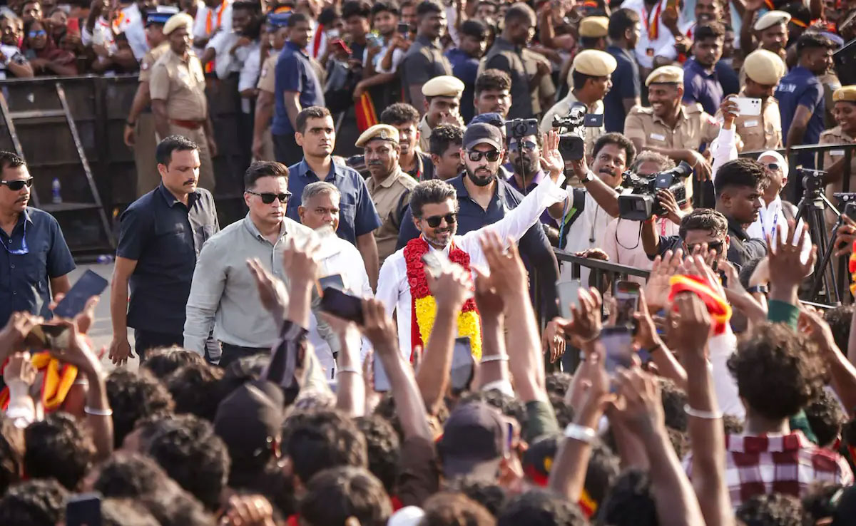 তামিলনাড়ু নির্বাচন: অভিষেকেই বাজিমাত বিজয়ের, অভিনেতা থেকে মুখ্যমন্ত্রিত্বের দ্বারপ্রান্তে