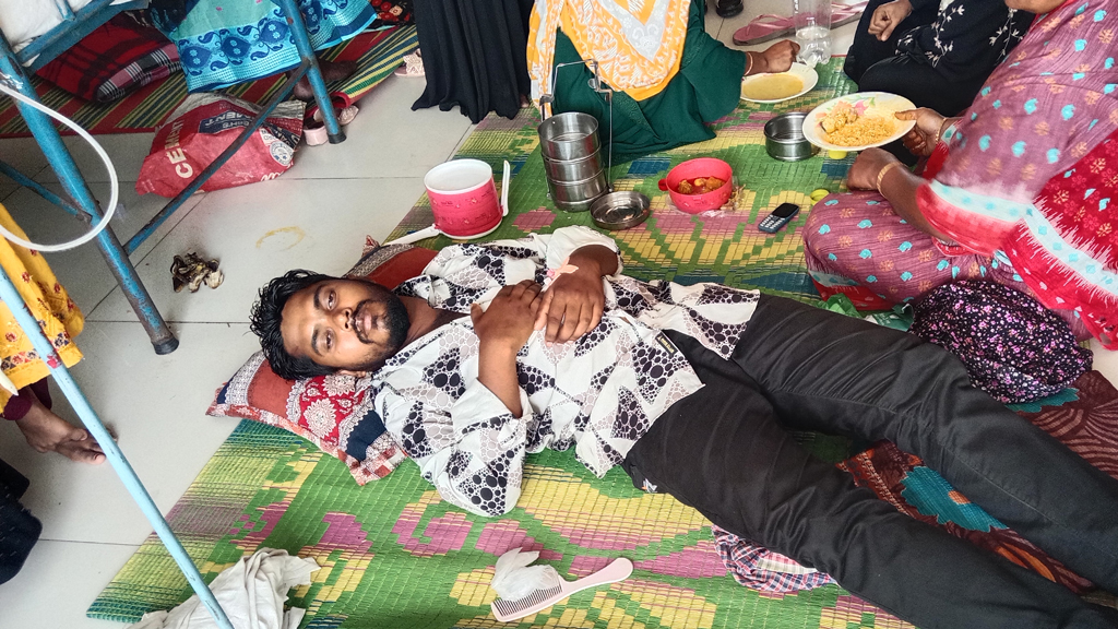 বোনকে উত্ত্যক্তের প্রতিবাদ করায় ভাইকে পেটাল বখাটেরা