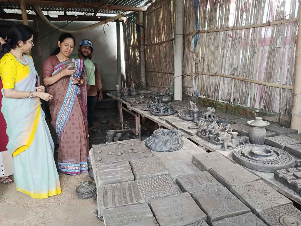 ঠাকুরগাঁওয়ের পালপাড়া: মৃৎশিল্পীদের দক্ষতা বৃদ্ধি ও পণ্যের মানোন্নয়নে উদ্যোগ