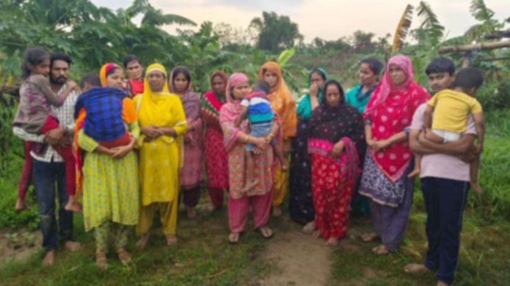 ঠাকুরগাঁও সীমান্তে নারী-শিশুসহ ১৭ জন আটক