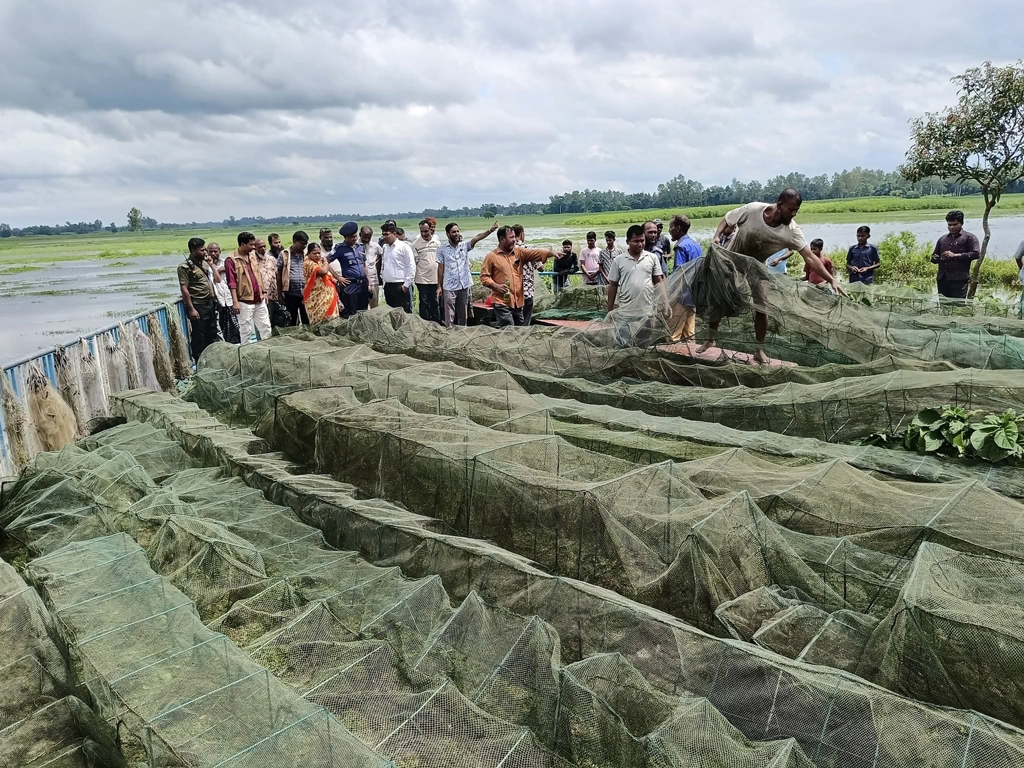 ৪ লাখ টাকার চায়না রিং জাল পুড়িয়ে ধ্বংস