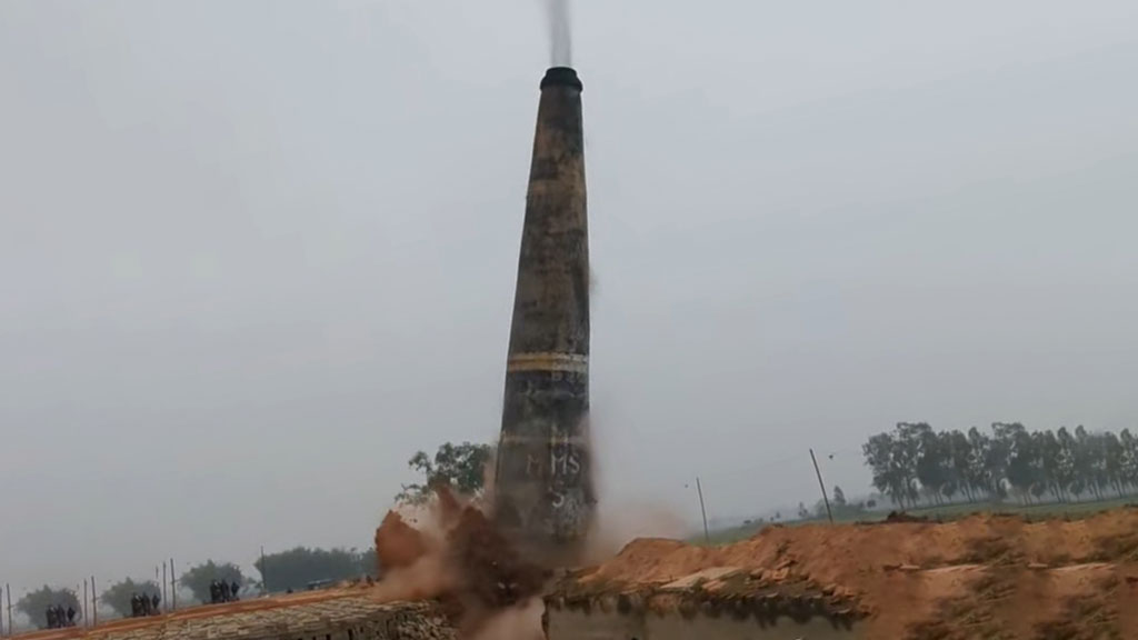 ঠাকুরগাঁওয়ে অবৈধ ভাটা গুঁড়িয়ে দিল প্রশাসন