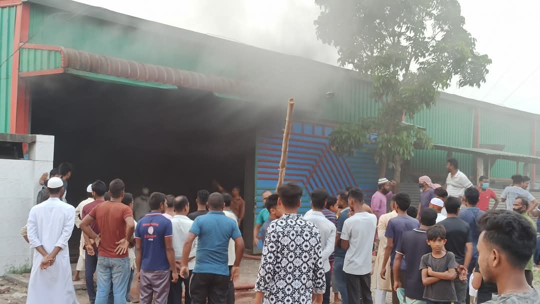 ঠাকুরগাঁওয়ে আ.লীগ নেতার জুট মিলে আগুন, ৩ কোটি টাকার ক্ষতি