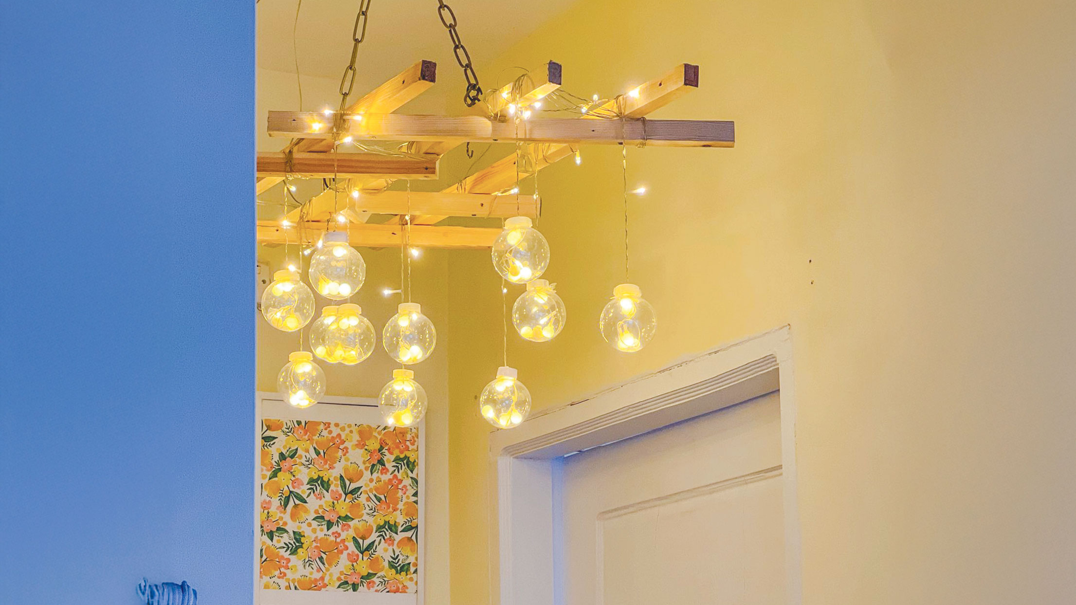 উৎসবে ঘরের আবহ বদলে দেবে আলোর ব্যবহার