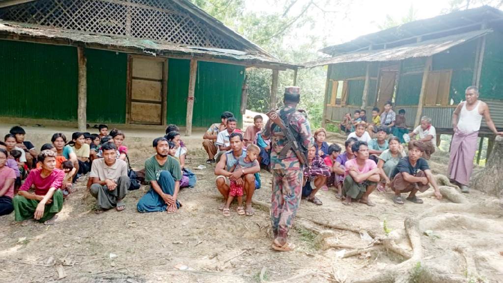 থানচি সীমান্তে খুমি সম্প্রদায়ের ৪৭ জন আটক