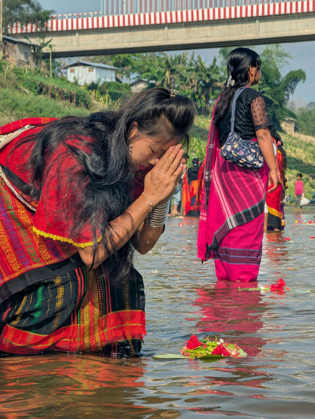 ফুল বিজুতে উৎসবের ঢেউ পাহাড়ে