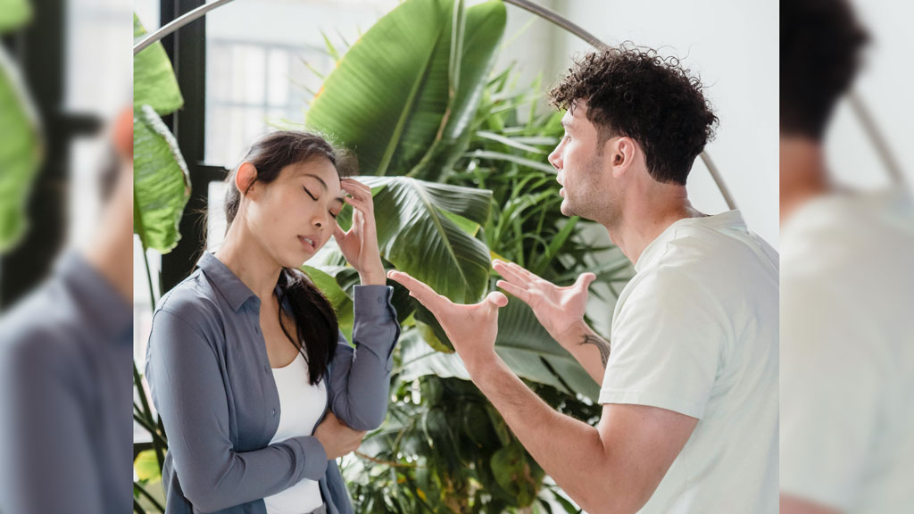 বাবা-মায়ের সঙ্গে অনিরাপদ সম্পর্ক প্রভাব ফেলে রোমান্টিক সম্পর্কে