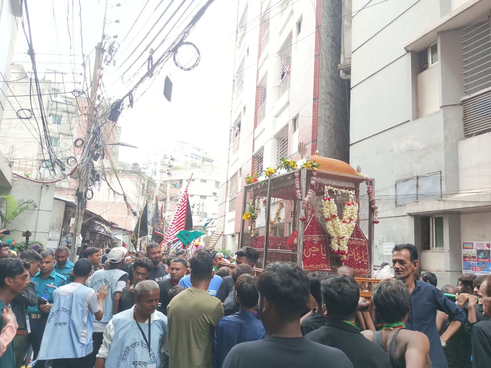 আশুরা উপলক্ষে পুরান ঢাকা থেকে তাজিয়া মিছিল শুরু