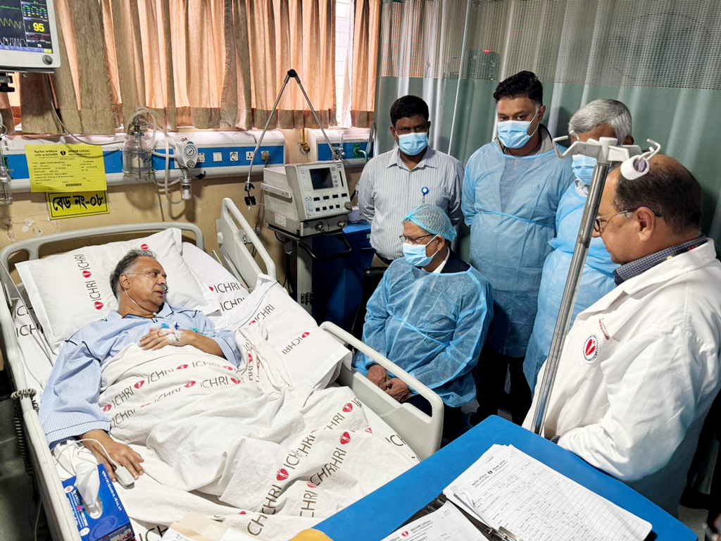জ্বালানিমন্ত্রী টুকুকে দেখতে হাসপাতালে রাষ্ট্রপতি