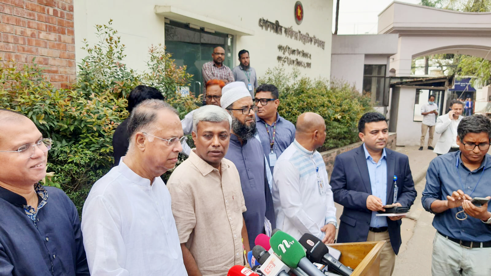 দেশে তেলের কোনো অভাব নেই: জ্বালানিমন্ত্রী