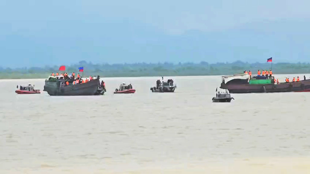 ভাত দিত অল্প, কাজ না করলেই মারধর: আরাকান আর্মির নির্যাতনের বর্ণনা জেলেদের