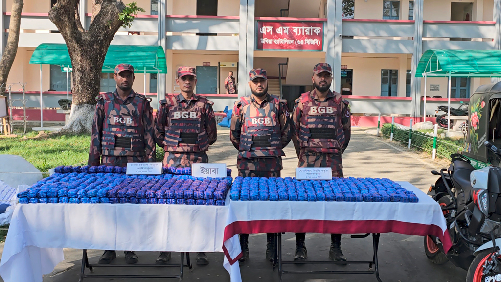 টেকনাফে বিজিবির সঙ্গে চোরাকারবারিদের গোলাগুলি, ১০ লাখ ইয়াবা উদ্ধার