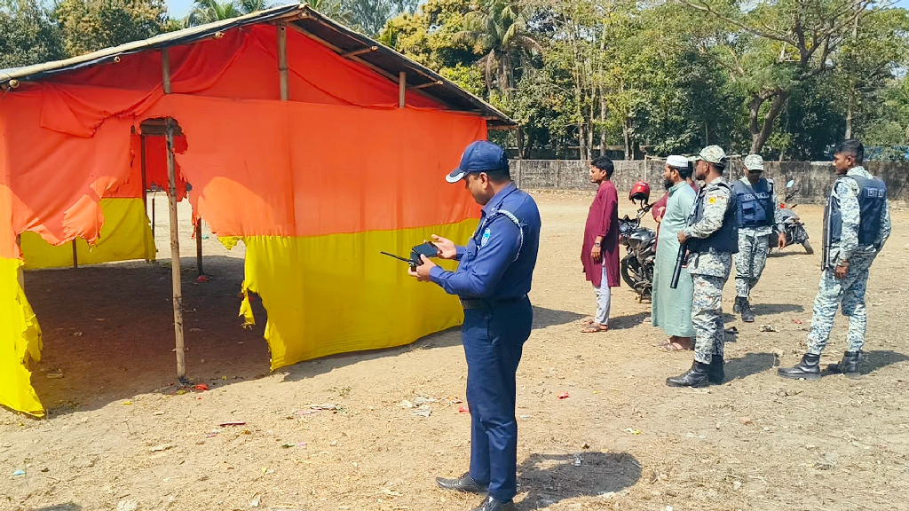 টেকনাফে দাঁড়িপাল্লা প্রতীকের নির্বাচনী কার্যালয়ে আগুন