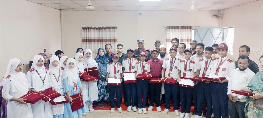 টেকনাফ বর্ডার গার্ড সরকারি প্রাথমিক বিদ্যালয়ের বৃত্তিপ্রাপ্ত ১৪ শিক্ষার্থীকে সংবর্ধনা