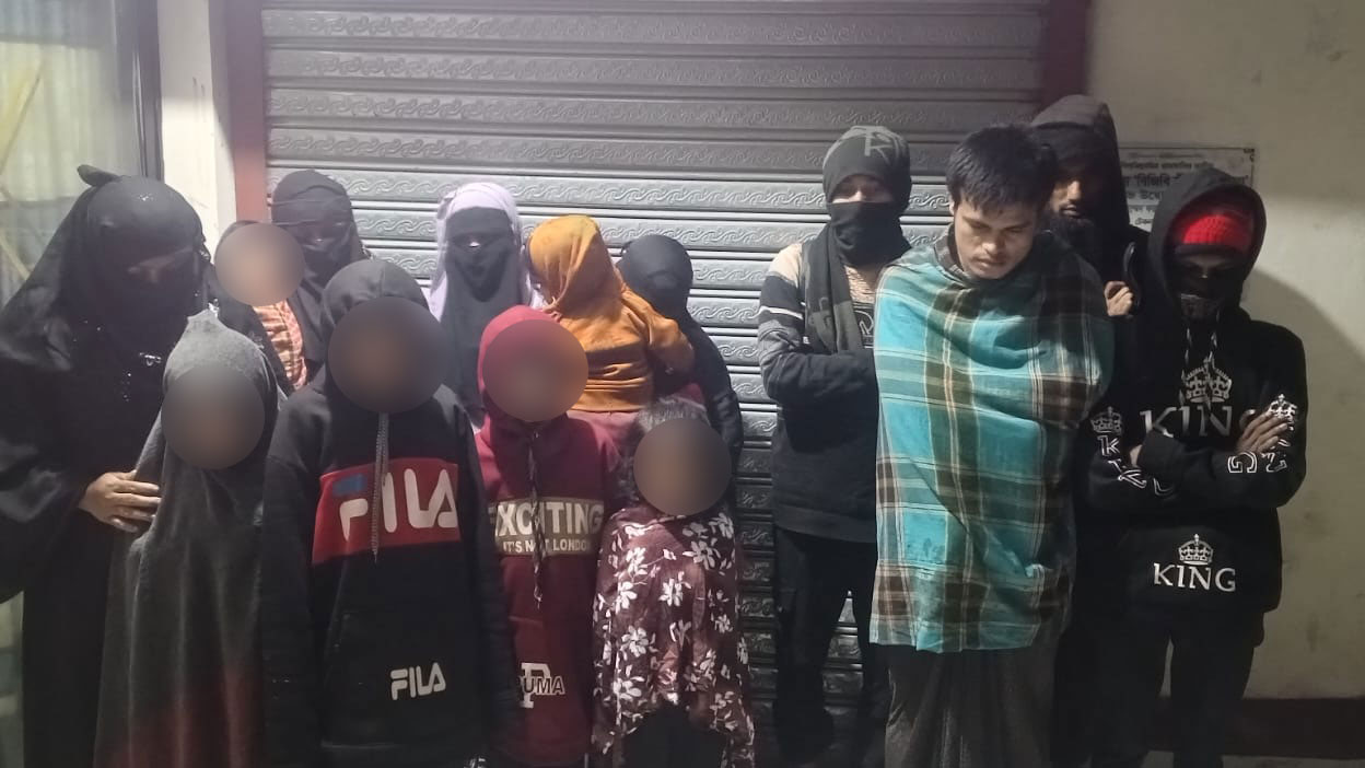 সাগরপথে মালয়েশিয়া পাচারকালে টেকনাফে ১৭ জনকে উদ্ধার